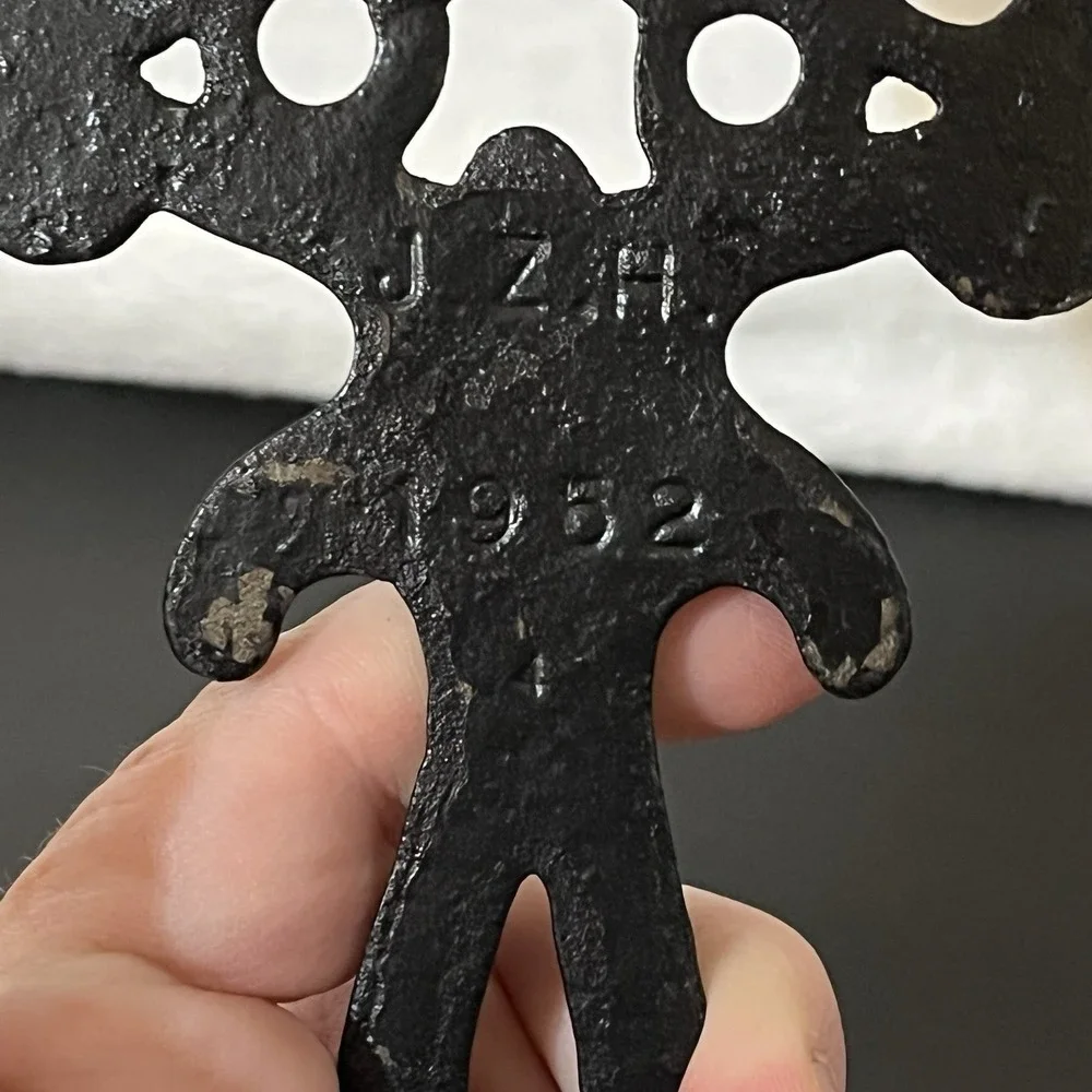 Vintage Cast Iron Trivet Footed 1952 JHZ Fan Hearts Scalloped Design